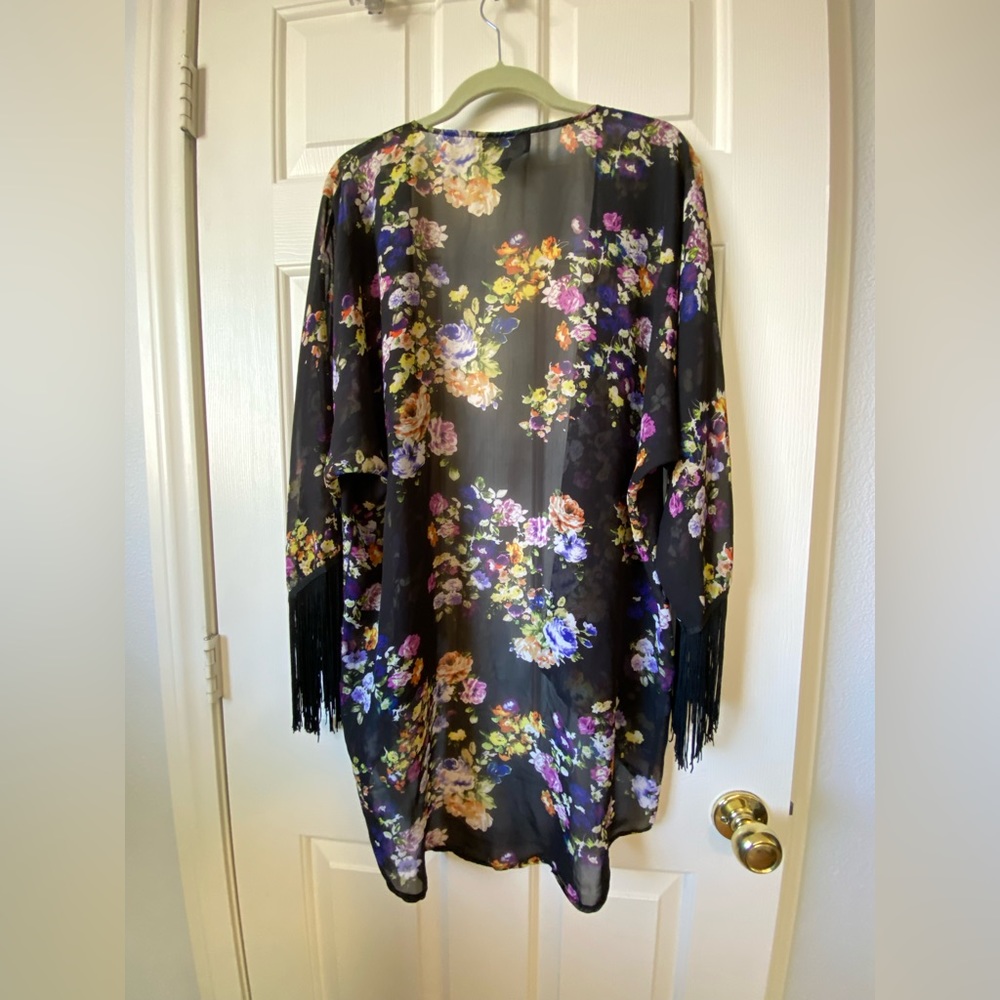 3/$15 ROMEO + JULIET Couture kimono size M - Picture 3 of 6